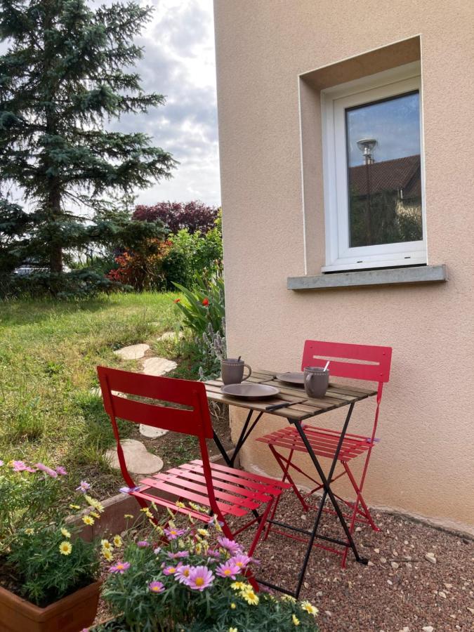 Guest house Is *